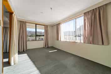 70 Newcastle Street, Clyde