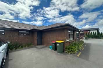 3/108 Old Farm Road, Hamilton East