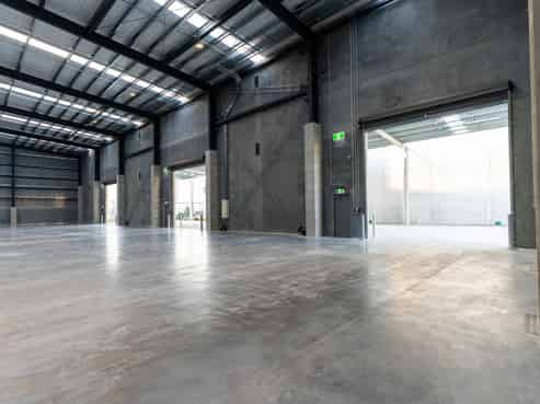 Brand new industrial build - Hornby
