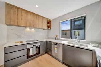 12/13 Arawa Street, New Lynn