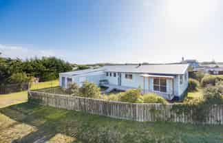 24 Te Kiri Street, Himatangi Beach