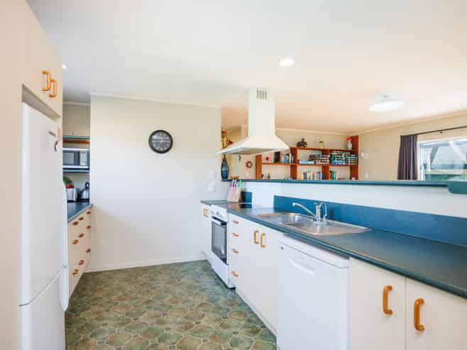 24 Te Kiri Street, Himatangi Beach