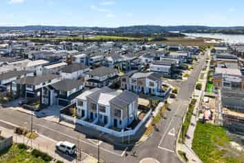 19, 21  Habitat Place &  34 Observation Green, Hobsonville