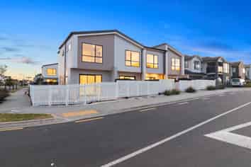19, 21  Habitat Place &  34 Observation Green, Hobsonville