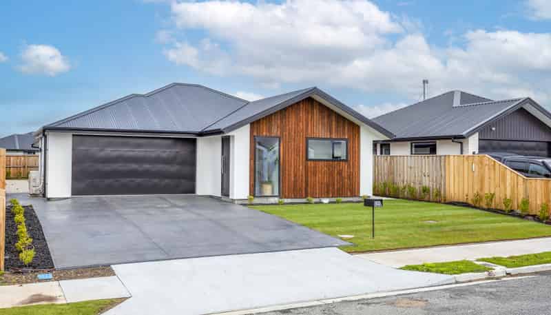 42 Greig Crescent, Amberley