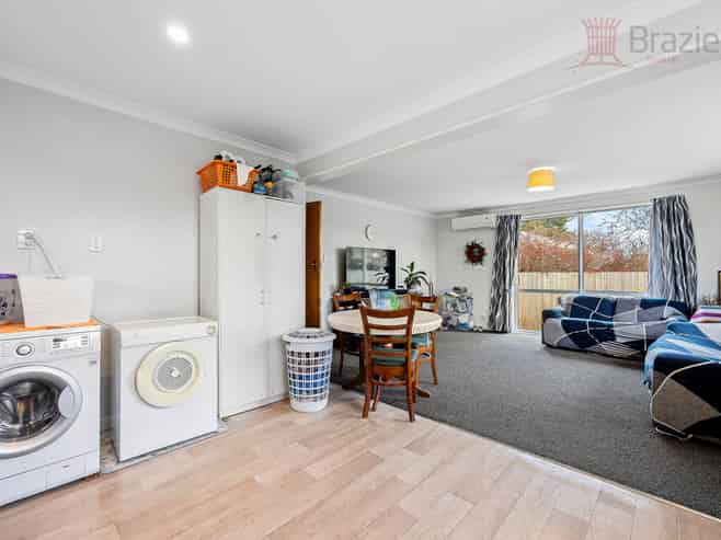 1 & 2/6 Blighs Road, Strowan