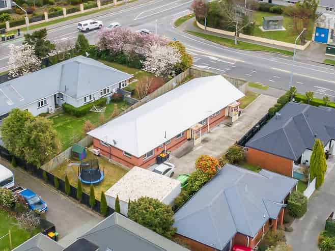 1 & 2/6 Blighs Road, Strowan