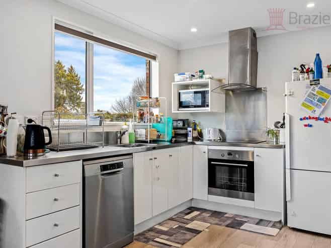 1 & 2/6 Blighs Road, Strowan