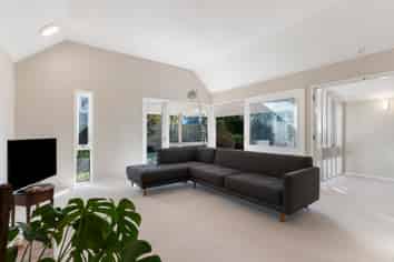 4 Ridd Crescent, Karori