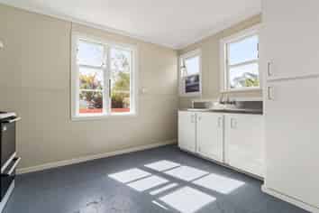 6 Tutuki Street, Waterview