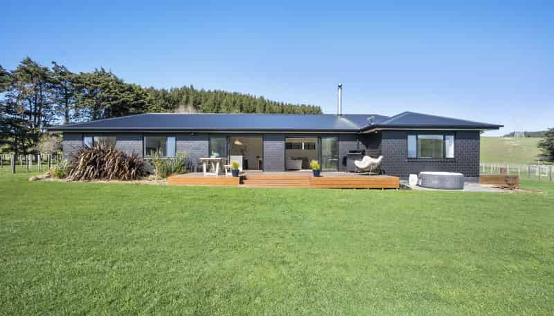 336 Valley Road, Colyton