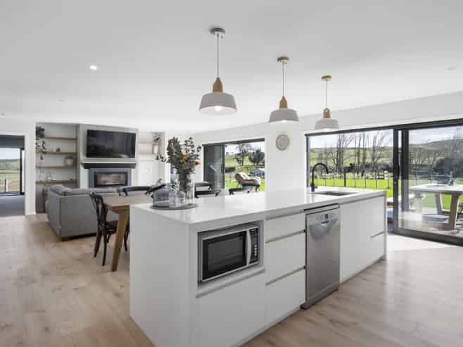 336 Valley Road, Colyton