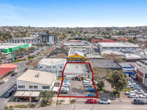 FABULOUS BEACHSIDE DEVELOPMENT SITE!