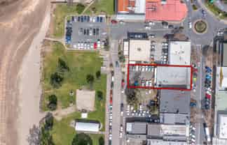 FABULOUS BEACHSIDE DEVELOPMENT SITE!