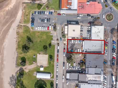 FABULOUS BEACHSIDE DEVELOPMENT SITE!