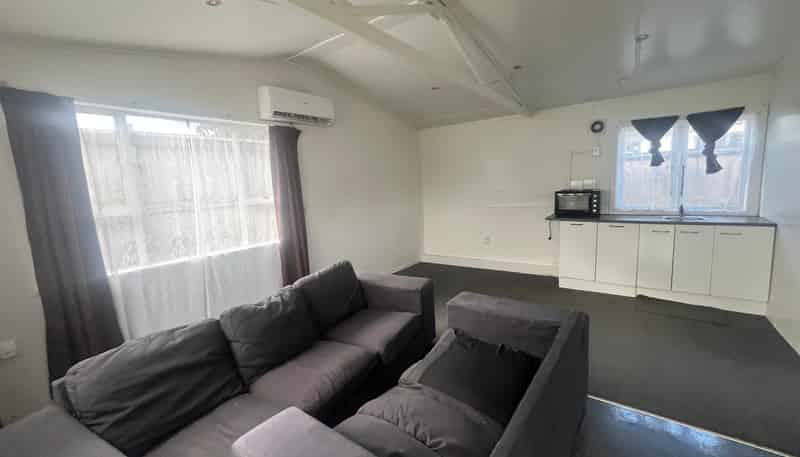2/9 Stewart Place, Otara