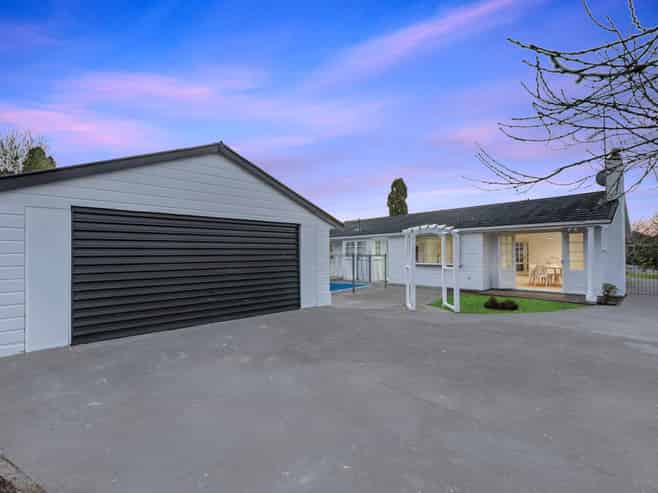 42 Manse Road, Pahurehure