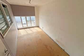 FUNCTIONAL WAREHOUSE FOR LEASE
