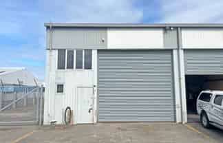 FUNCTIONAL WAREHOUSE FOR LEASE
