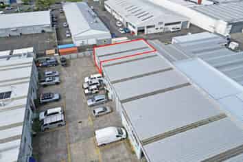 FUNCTIONAL WAREHOUSE FOR LEASE
