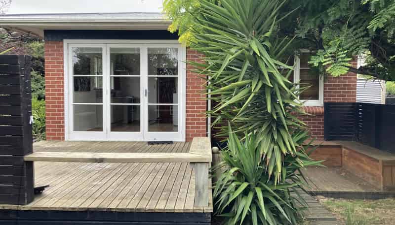 12 Cambridge Road, Martinborough