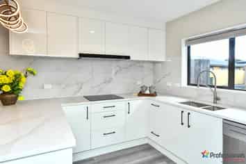 15 Alderson Lane, Favona