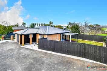 15 Alderson Lane, Favona