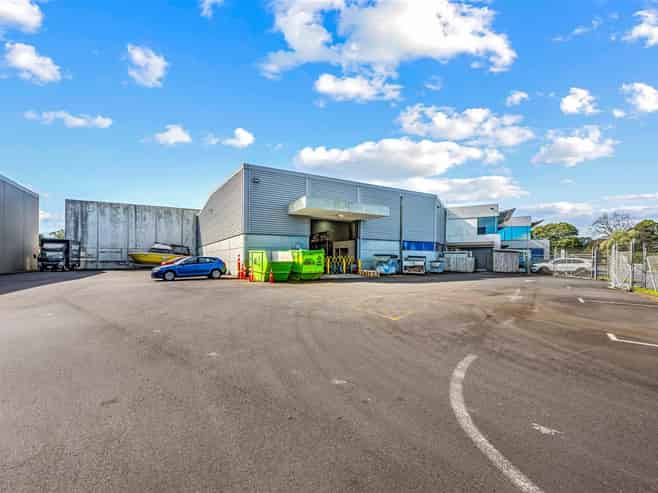 CBRE | Premium Penrose Facility