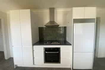 28 Gloucester, Takaro