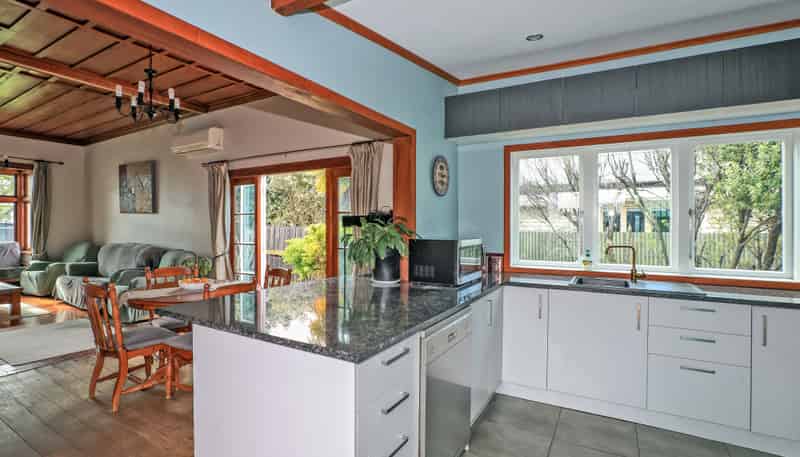 905 Nelson Street North, Mahora
