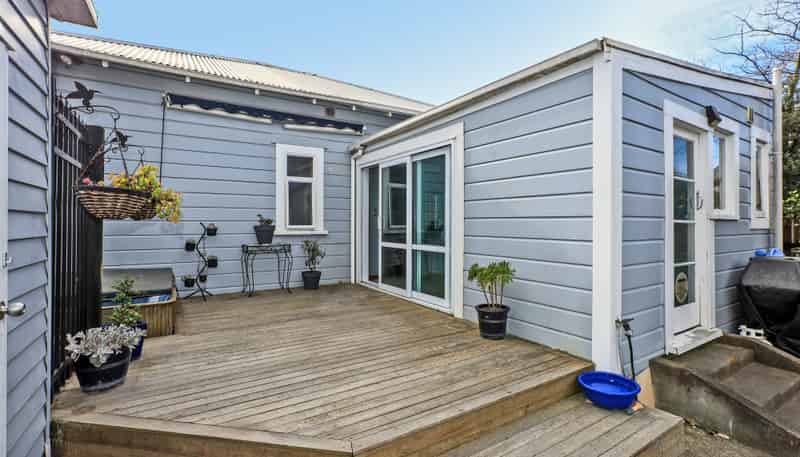 905 Nelson Street North, Mahora