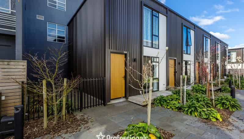 8/185 High Street, Hutt Central