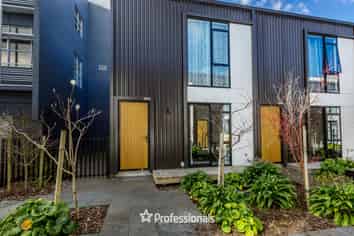 8/185 High Street, Hutt Central