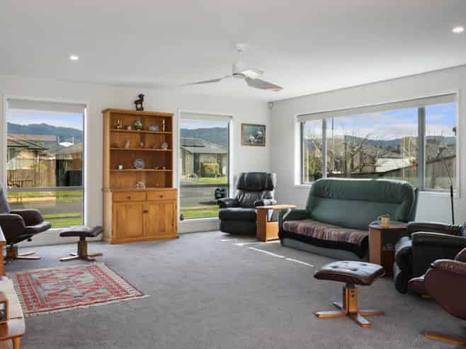 10 Nolan Place, Katikati