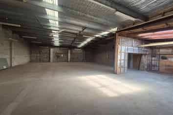 Great Value Warehouse With Flexible Sizing