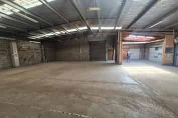 Great Value Warehouse With Flexible Sizing