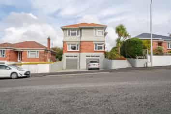 4/178 Le Cren Street, Seaview