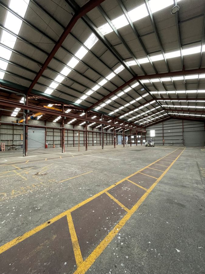 Large-scale industrial facility with yard - Widok 3