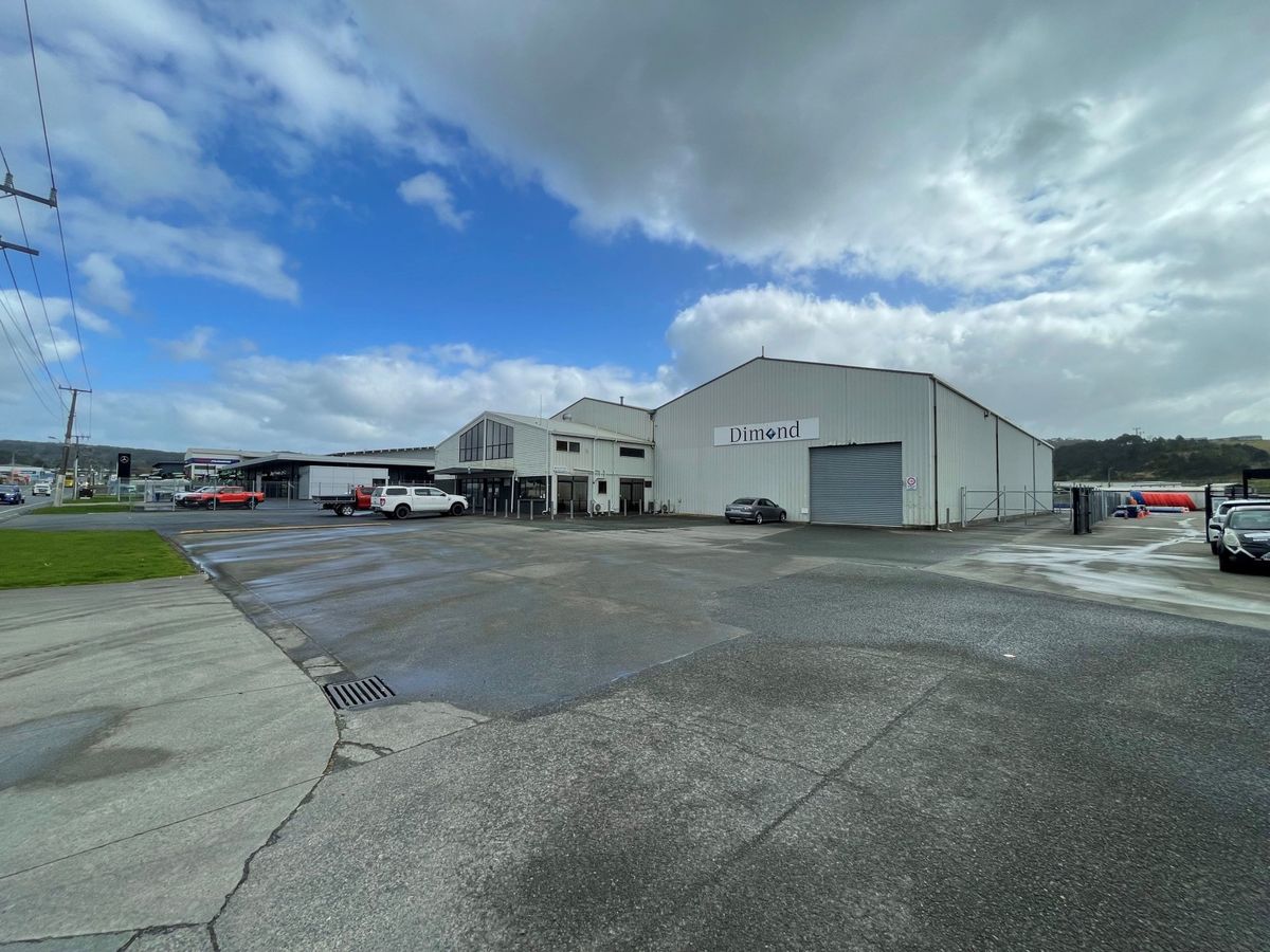 Large-scale industrial facility with yard, Raumanga
