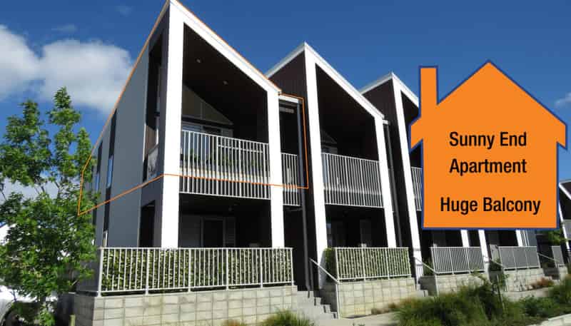 8/2 Warrant Officer Lane, Hobsonville