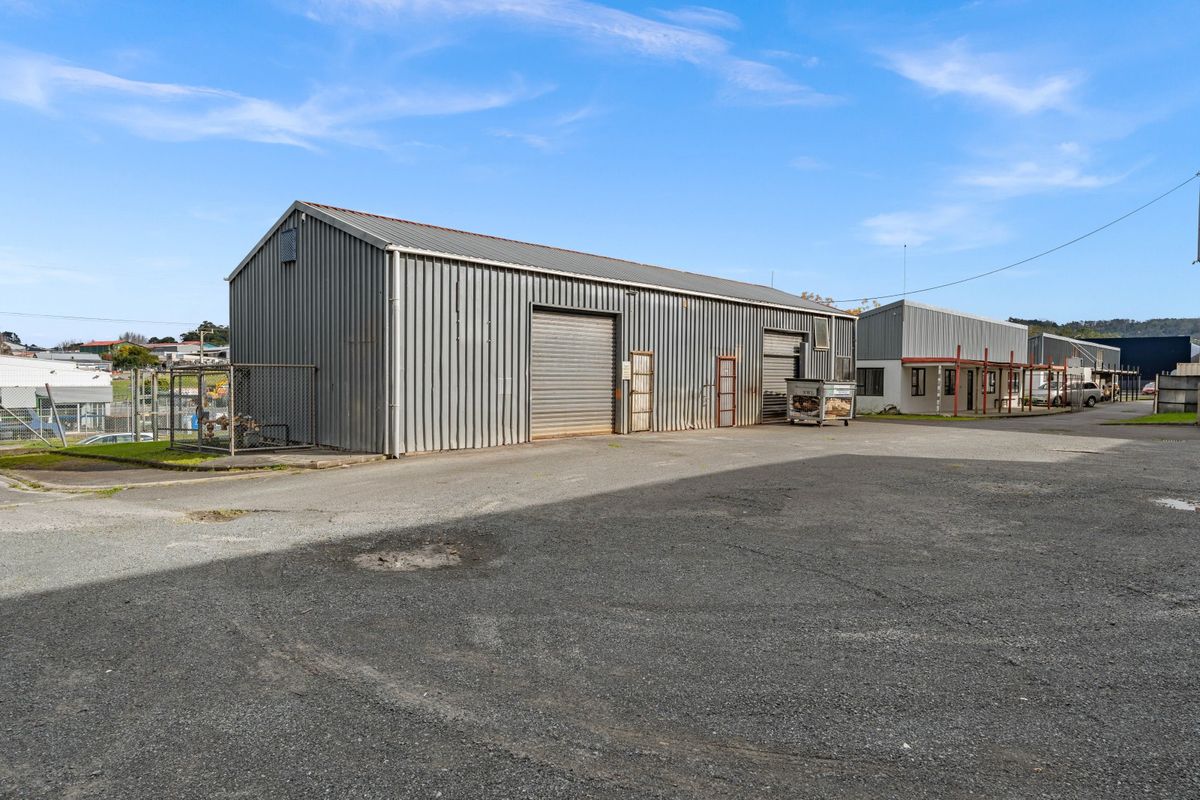 High visibility leasing opportunity! - View 6