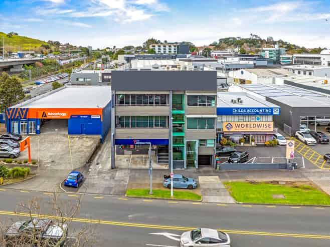 High-yielding Freehold Newmarket Investment