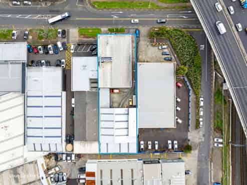 High-yielding Freehold Newmarket Investment