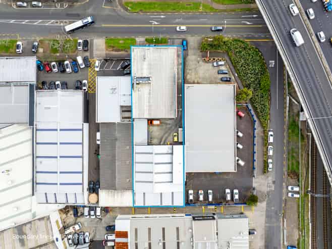 High-yielding Freehold Newmarket Investment