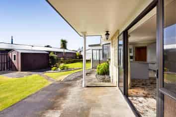 14 Pohutukawa Drive, Opunake