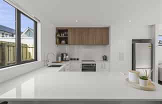 16/130 Holly Road, Saint Albans