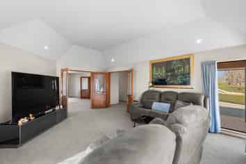 8 Claverley Gardens, Avonhead