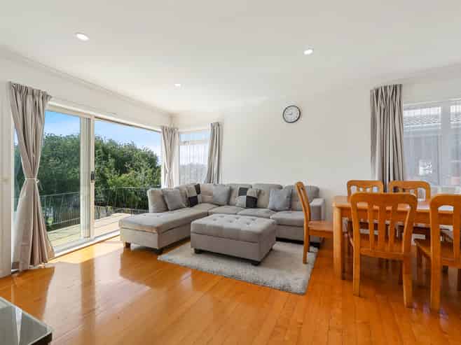 77 Macleans Road, Bucklands Beach