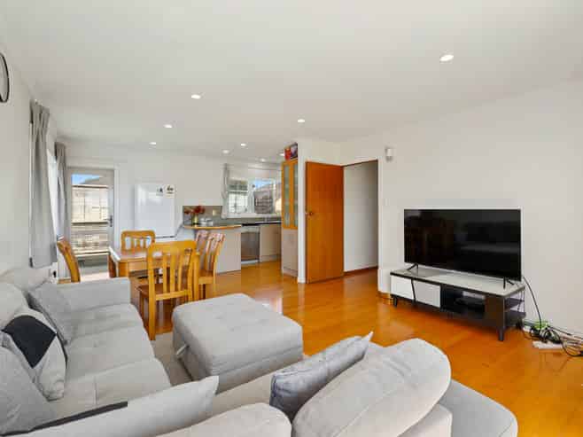 77 Macleans Road, Bucklands Beach