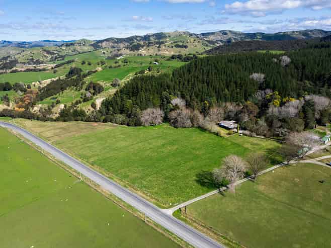 741 Whatatutu Road, Whatatutu